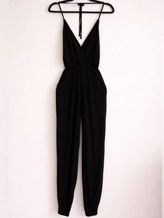 Lulu's Black Sleeveless V-Neck Halter Jumpsuit ~ Size Small - Picture 1 of 3